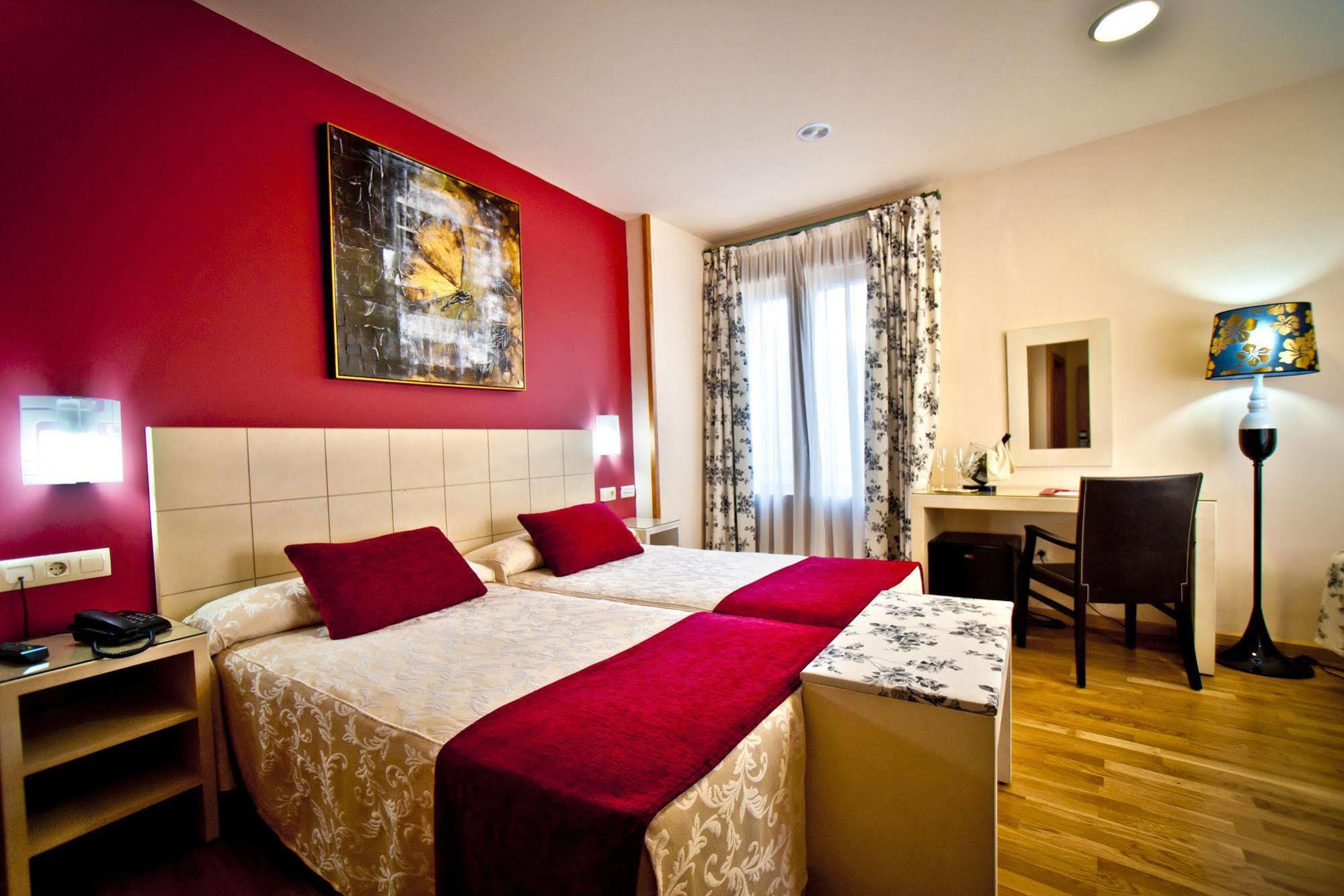 Condes De Castilla Hotel